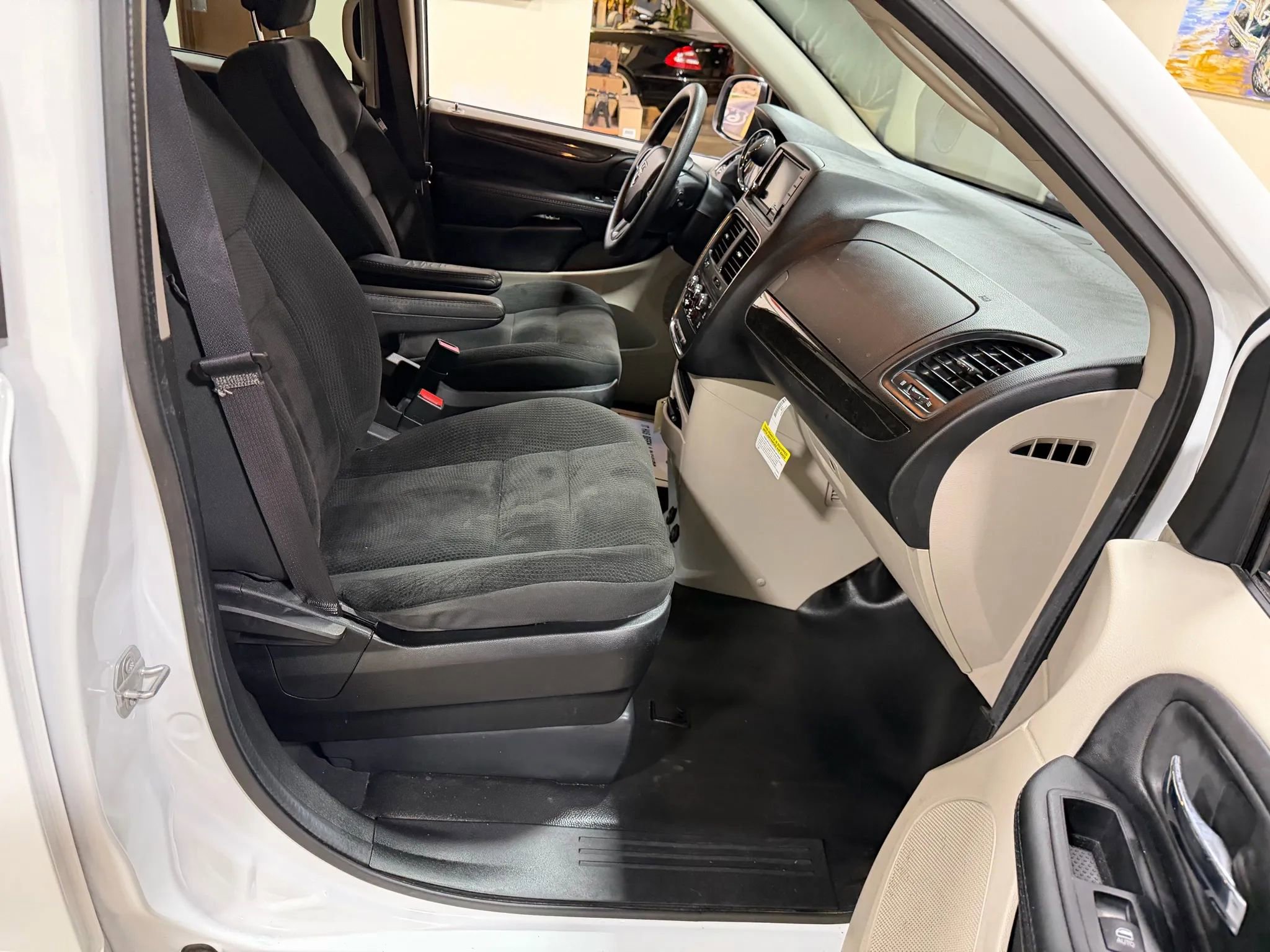 Used 2019 Dodge Grand Caravan SE image 38