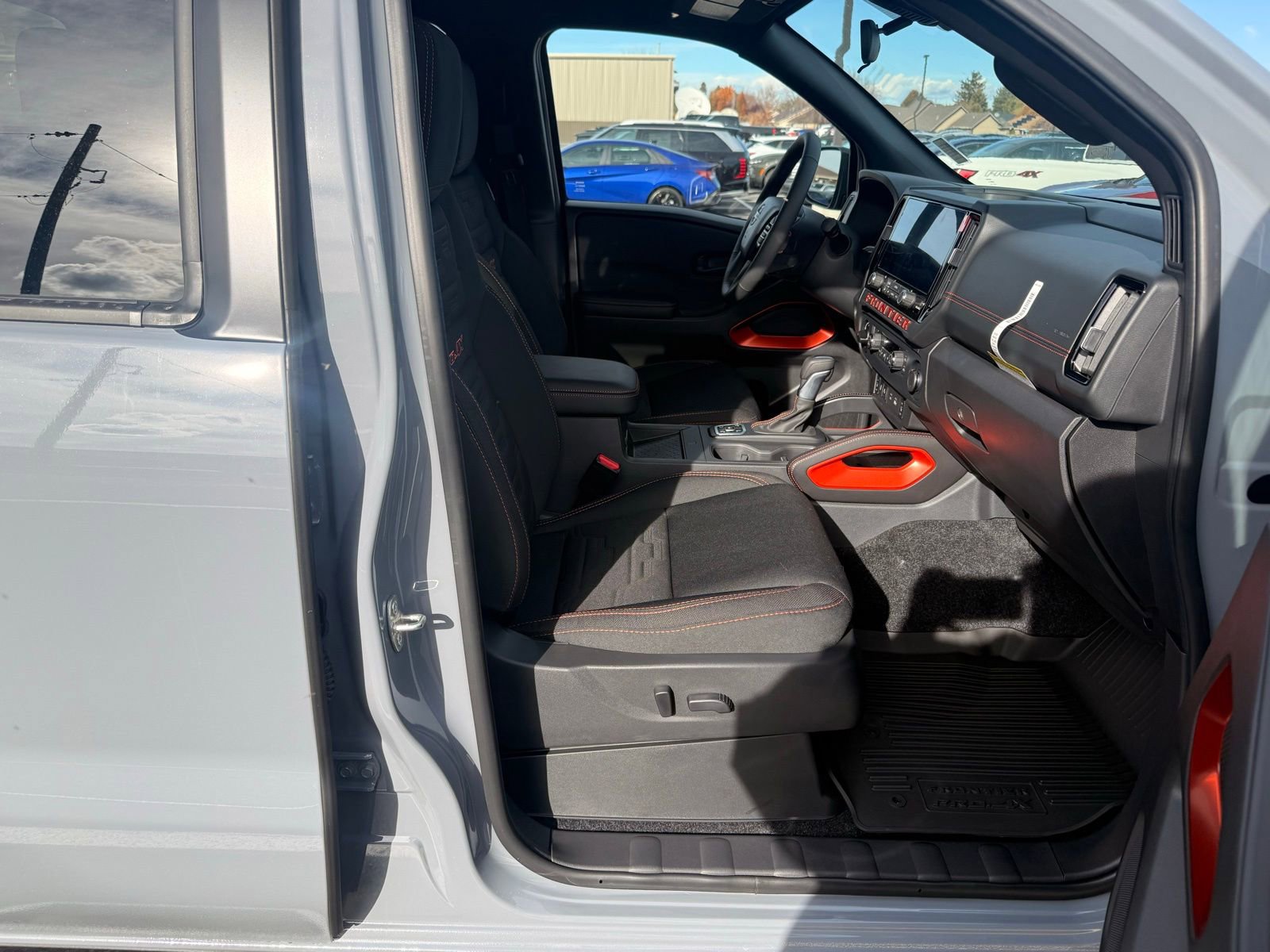 New 2026 Nissan Frontier PRO-4X w/ Pro-4x Convenience Package image 29