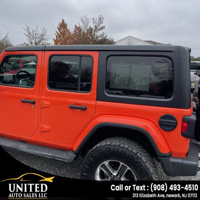 Used 2018 Jeep Wrangler Unlimited Sahara w/ Dual Top Group AWD/4WD image 12