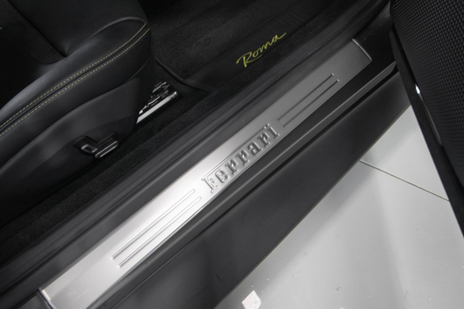 Used 2021 Ferrari Roma RWD image 43