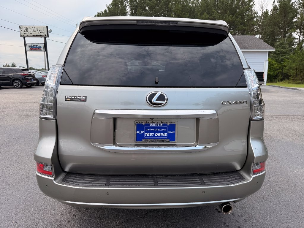 Used 2023 Lexus GX 460 Luxury w/ Accessory Package AWD/4WD image 4