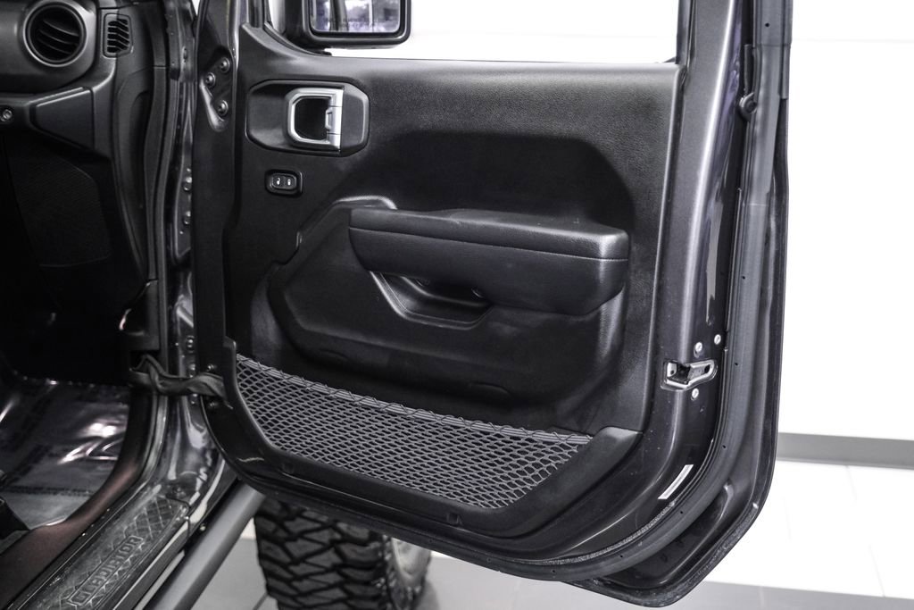 Used 2023 Jeep Gladiator Willys image 47