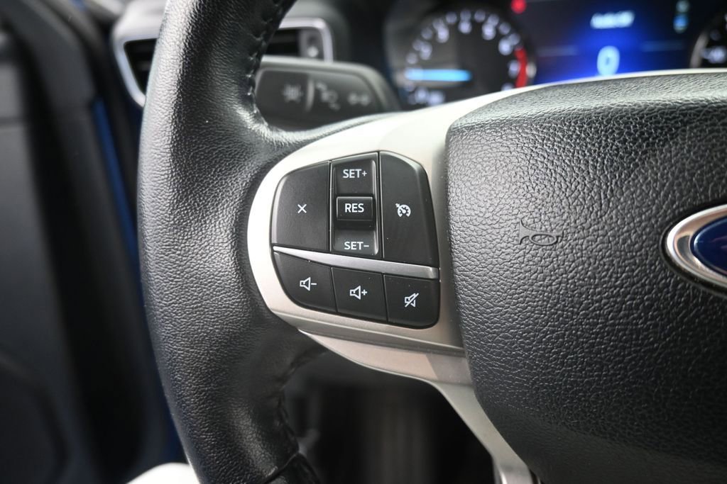 Used 2022 Ford Explorer XLT w/ Equipment Group 202A RWD image 25