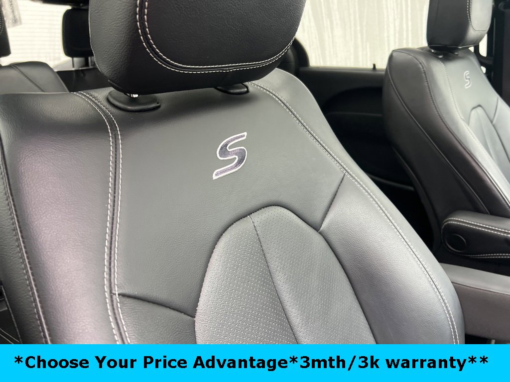 Certified 2022 Chrysler Pacifica Touring-L w/ S Appearance Package image 29