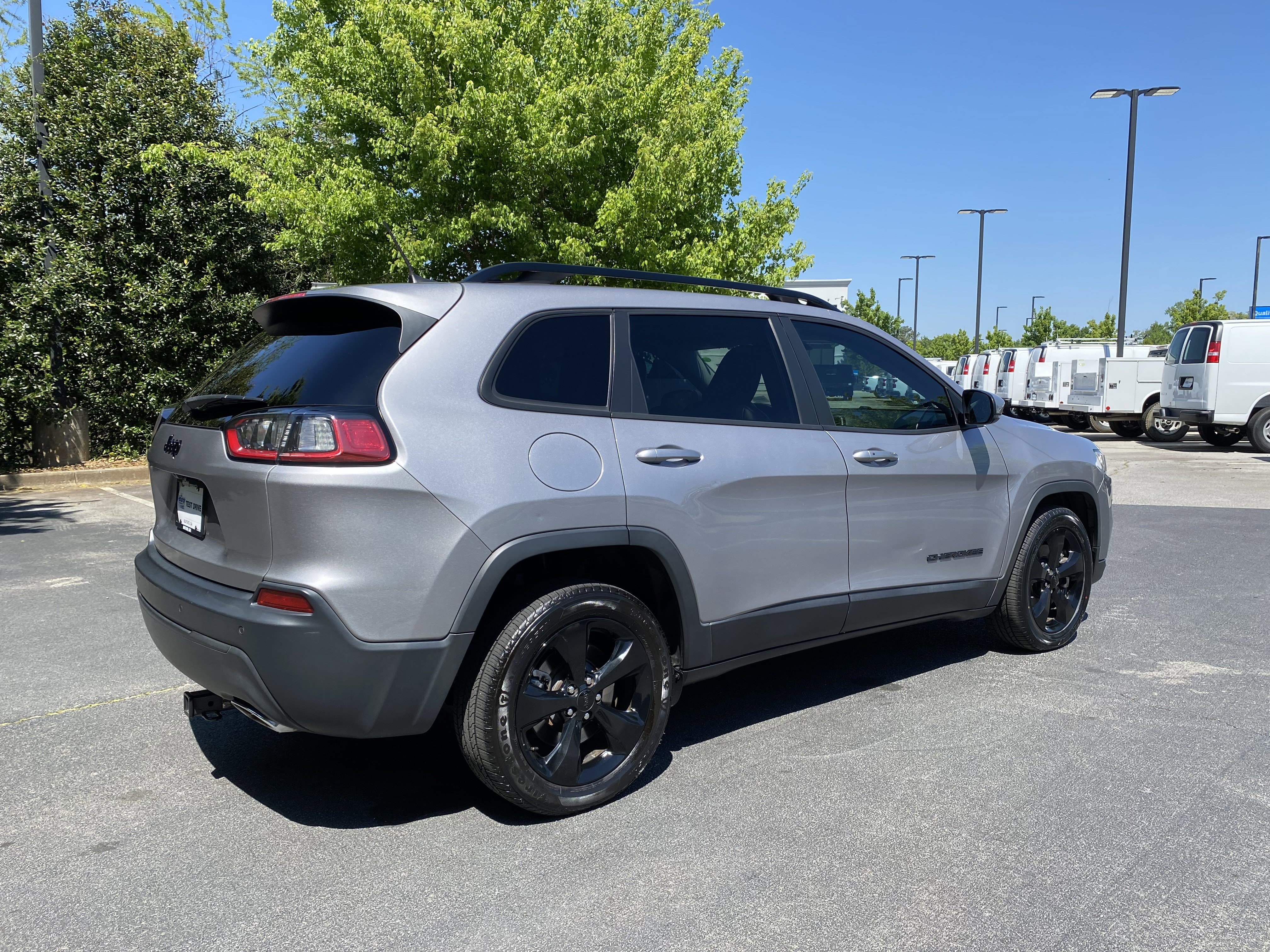 Used 2019 Jeep Cherokee Latitude Plus image 9