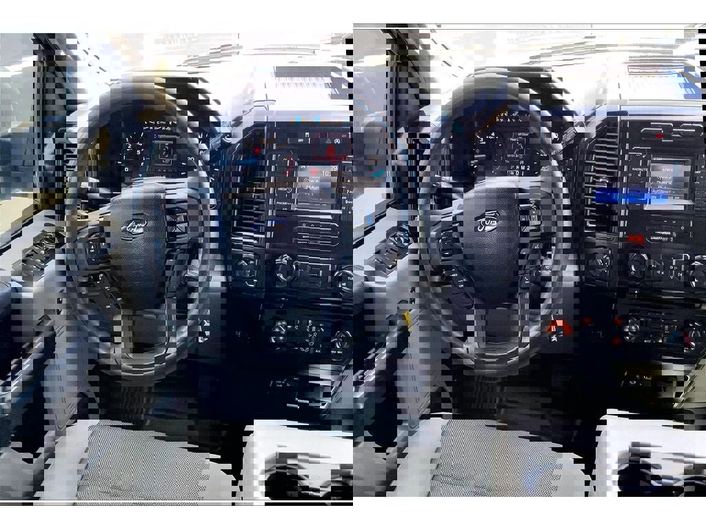 Used 2015 Ford F150 XL w/ Equipment Group 101A Mid image 6