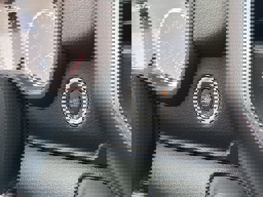 New 2026 RAM 1500 4x4 Crew Cab image 16