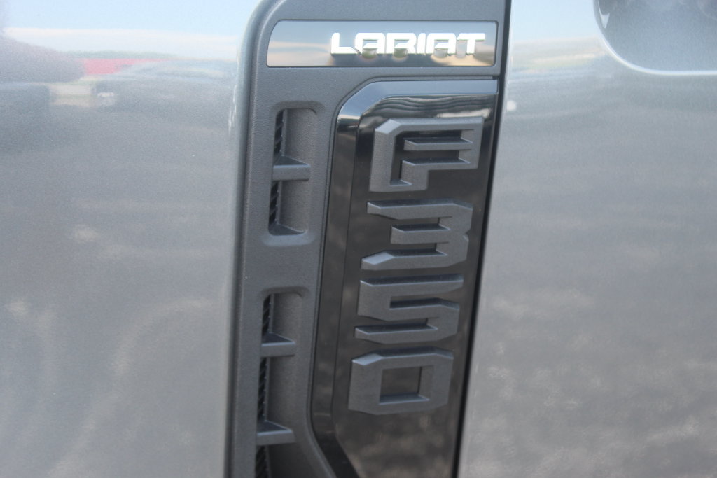 New 2026 Ford F350 Lariat w/ Black Appearance Package AWD/4WD image 4