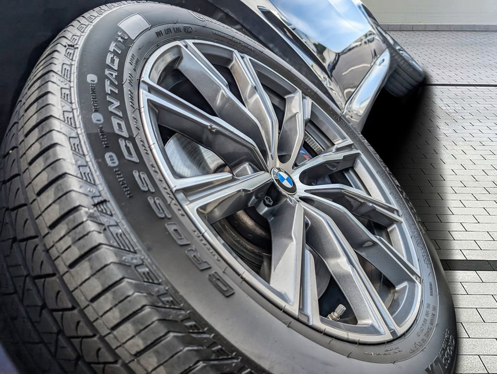 Used 2025 BMW X5 xDrive40i w/ Executive Package image 9