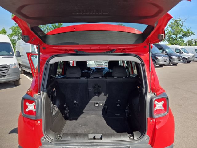 Used 2017 Jeep Renegade Latitude w/ Popular Equipment Group FWD image 30