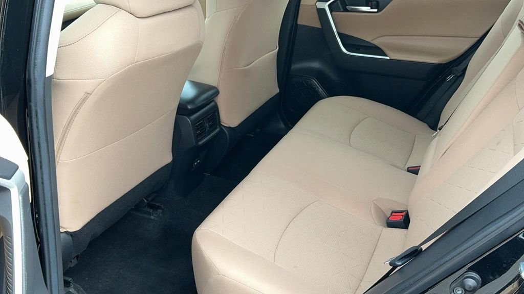 Used 2023 Toyota RAV4 XLE image 17