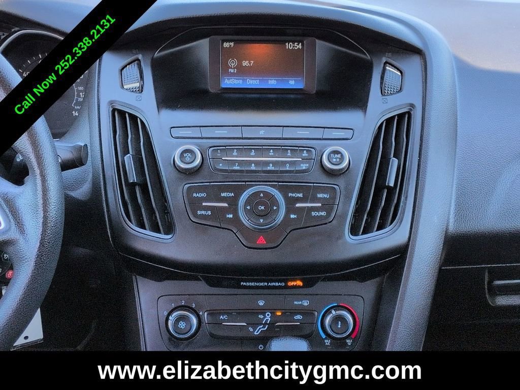 Used 2018 Ford Focus SE FWD image 17