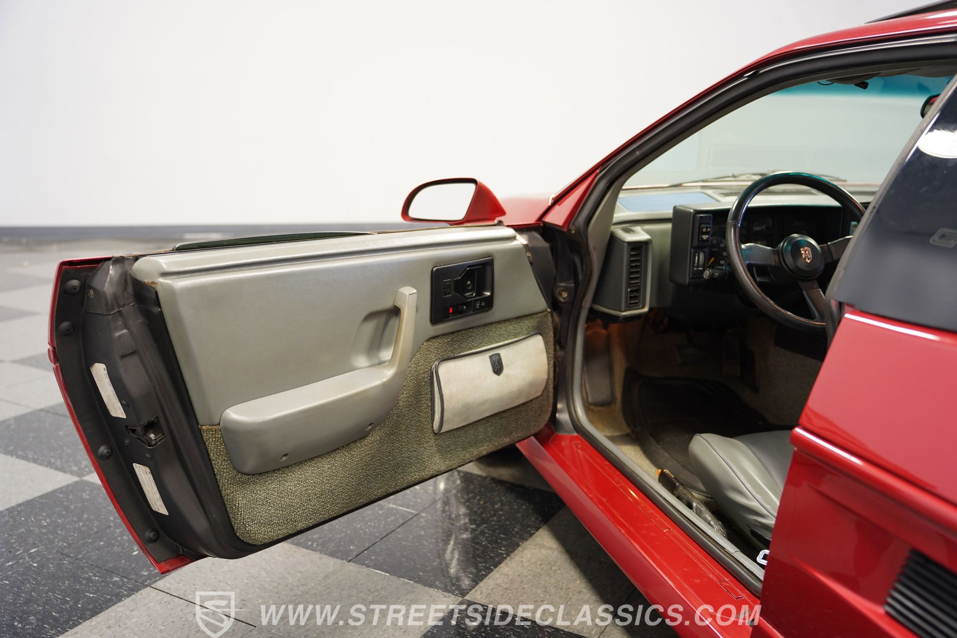 Used 1987 Pontiac Fiero GT RWD image 37