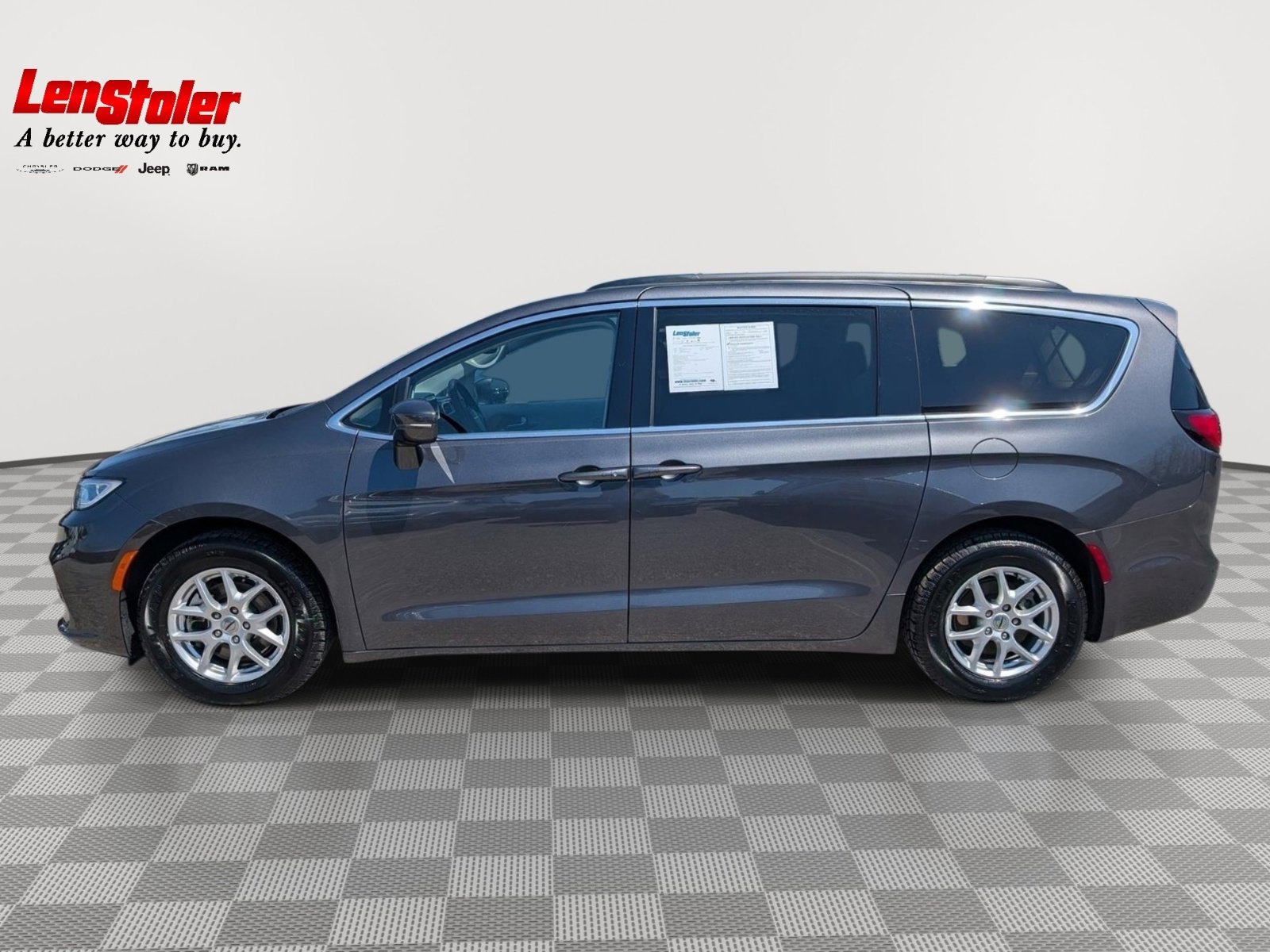Used 2022 Chrysler Pacifica Touring-L FWD video 2