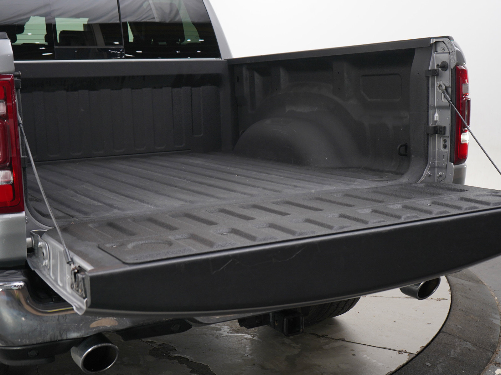 Used 2019 RAM 1500 Limited AWD/4WD image 9