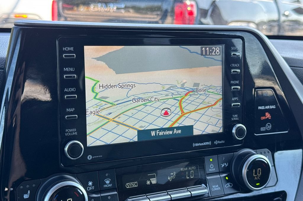 Used 2021 Toyota Highlander XLE AWD/4WD image 23