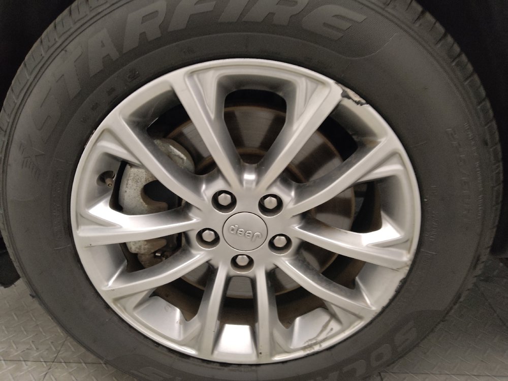 Used 2022 Jeep Cherokee Latitude Lux FWD image 31