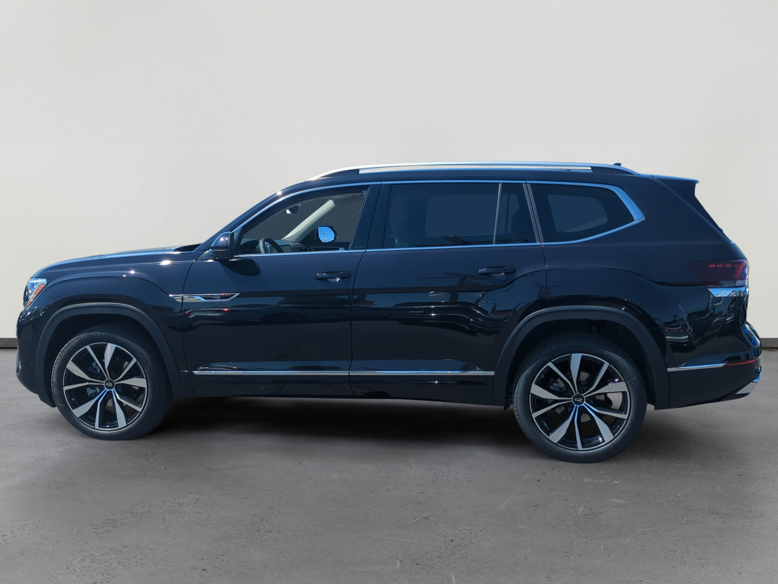 New 2026 Volkswagen Atlas SEL Premium R-Line image 2