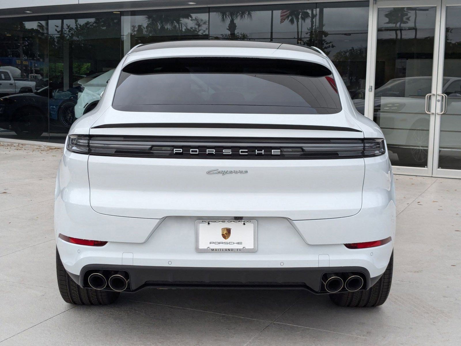 Certified 2025 Porsche Cayenne E-Hybrid image 11