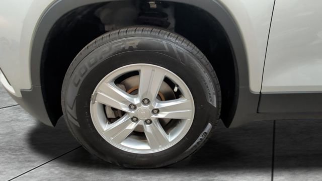 Used 2020 Chevrolet Trax LS w/ Tint and Cruise Package AWD/4WD image 22