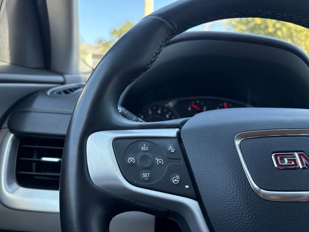 Used 2023 GMC Terrain SLT image 15