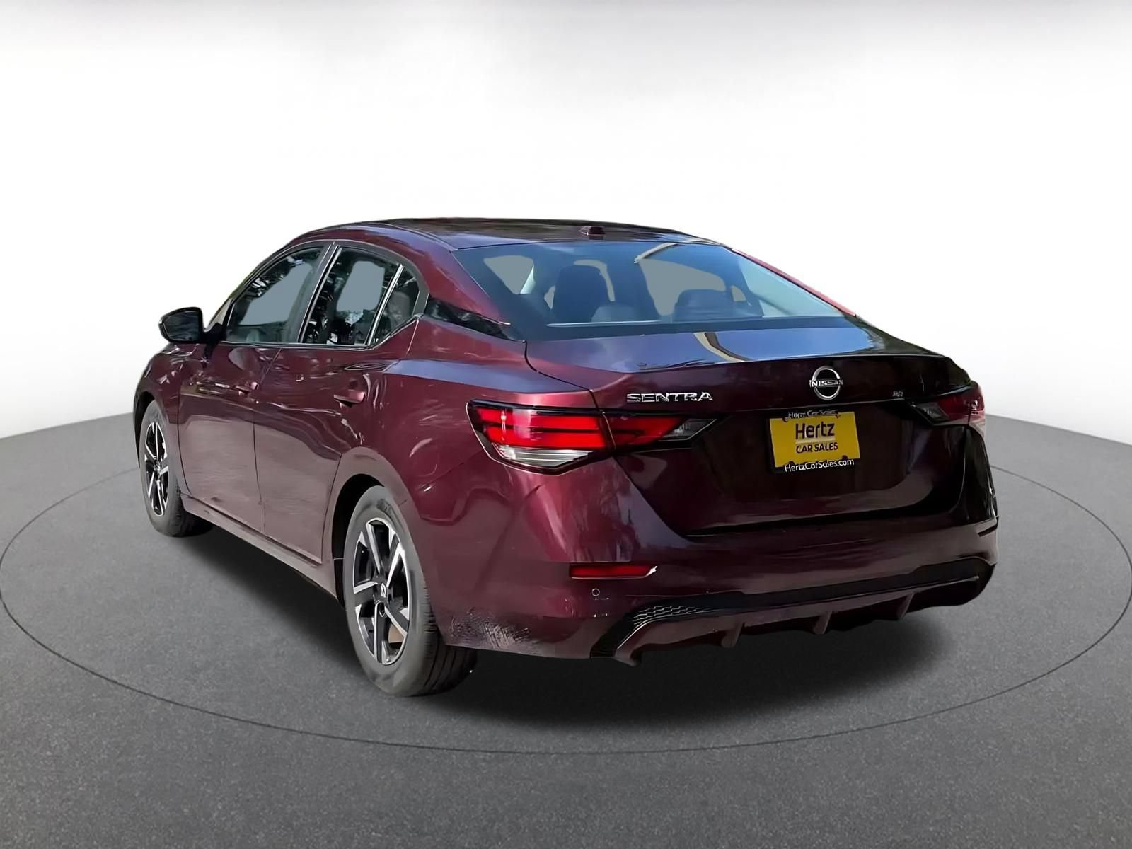 Used 2025 Nissan Sentra SV FWD image 10