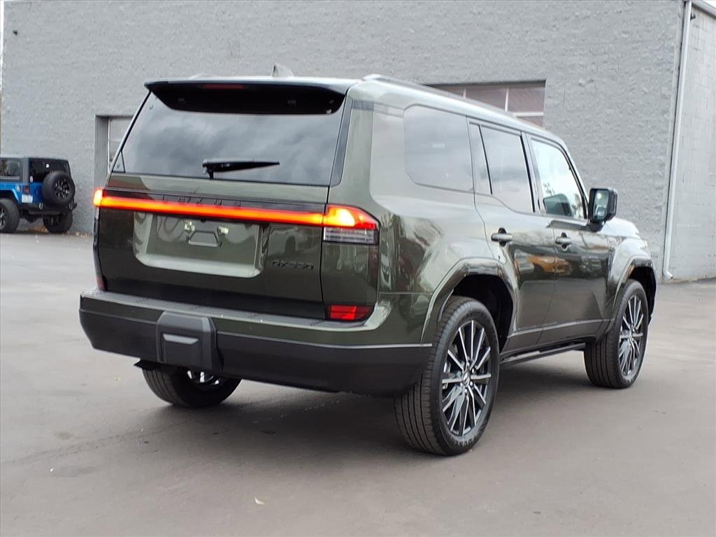 Used 2025 Lexus GX 550 image 5