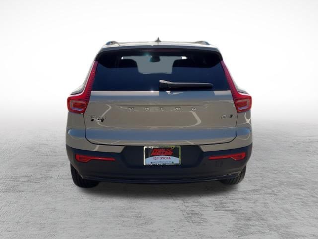 Used 2025 Volvo XC40 B5 Plus w/ Climate Package AWD/4WD image 6