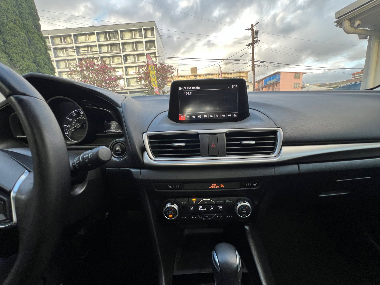 Used 2018 MAZDA MAZDA3 Touring image 18