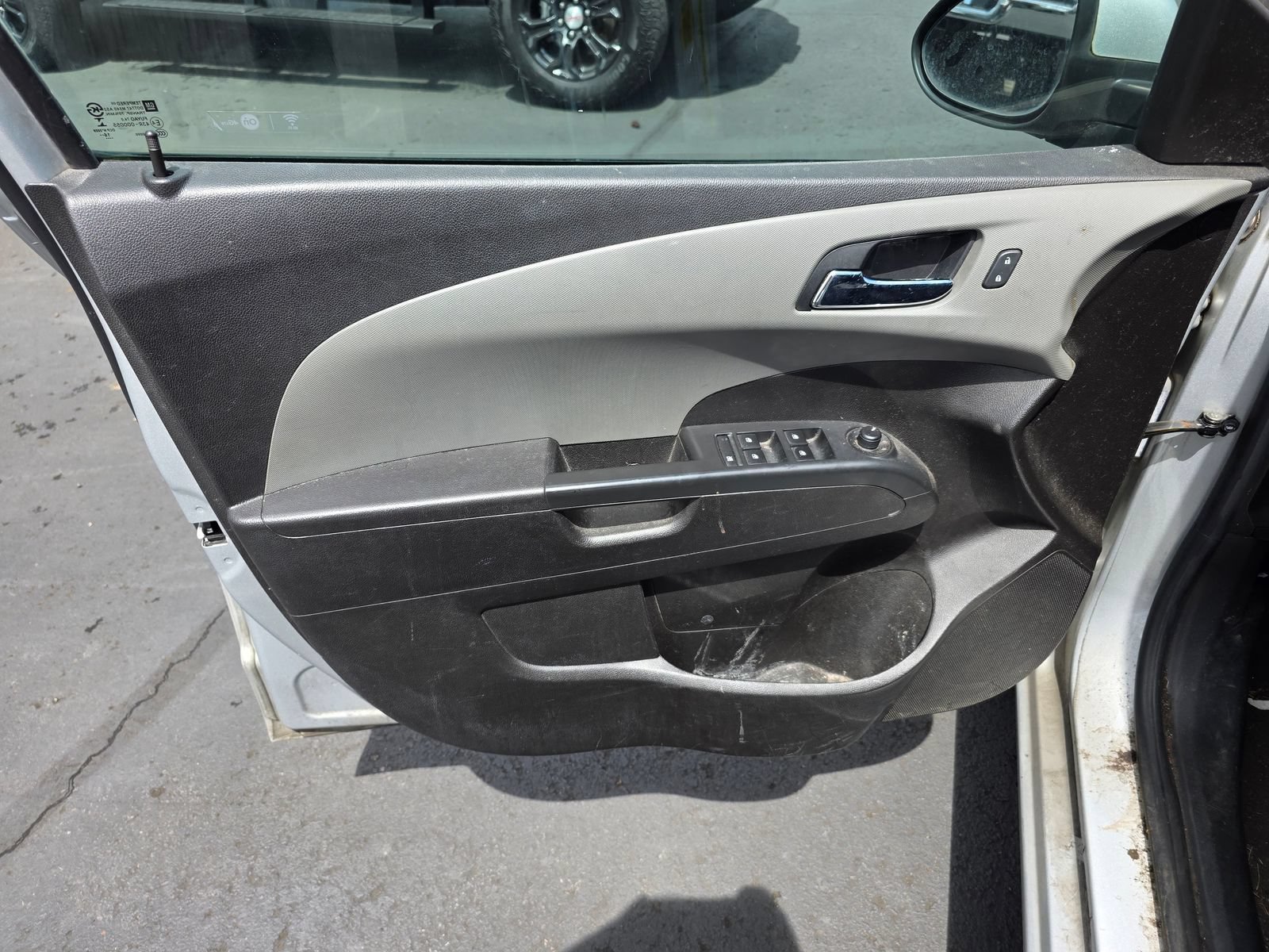 Used 2017 Chevrolet Sonic LT FWD image 10