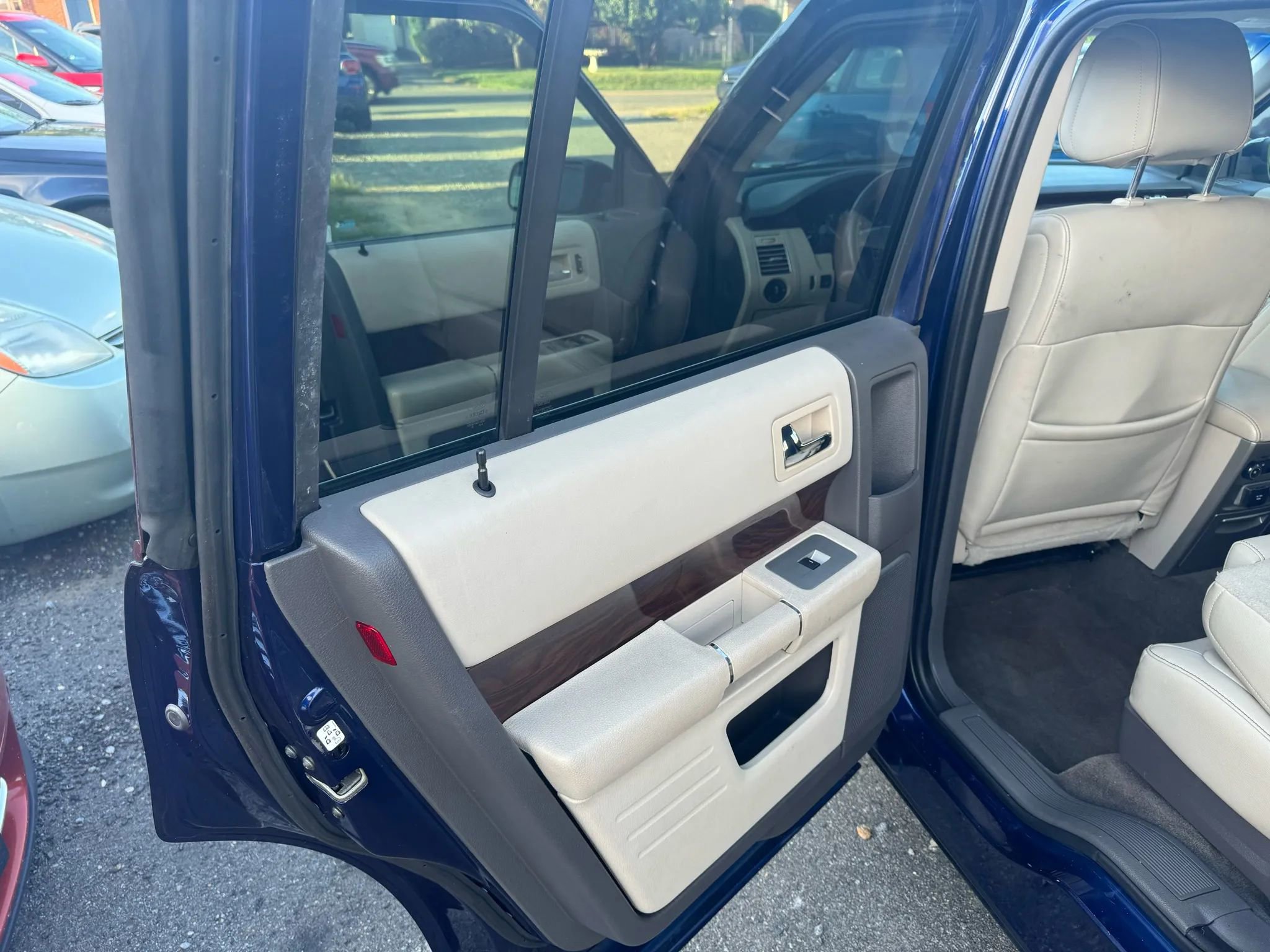 Used 2011 Ford Flex SEL w/ Rapid Spec Order Code image 18