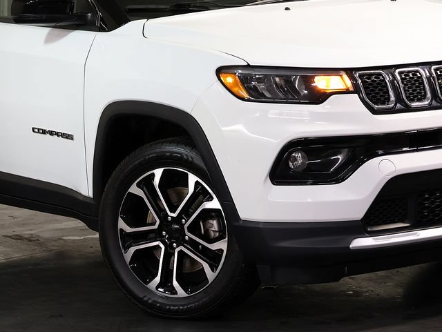 Used 2023 Jeep Compass Limited AWD/4WD image 8