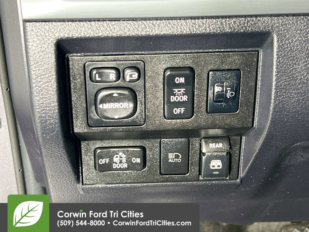 Used 2018 Toyota Tundra Platinum AWD/4WD image 19