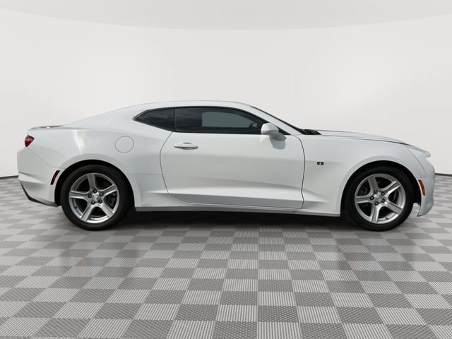 Used 2023 Chevrolet Camaro LT RWD image 5