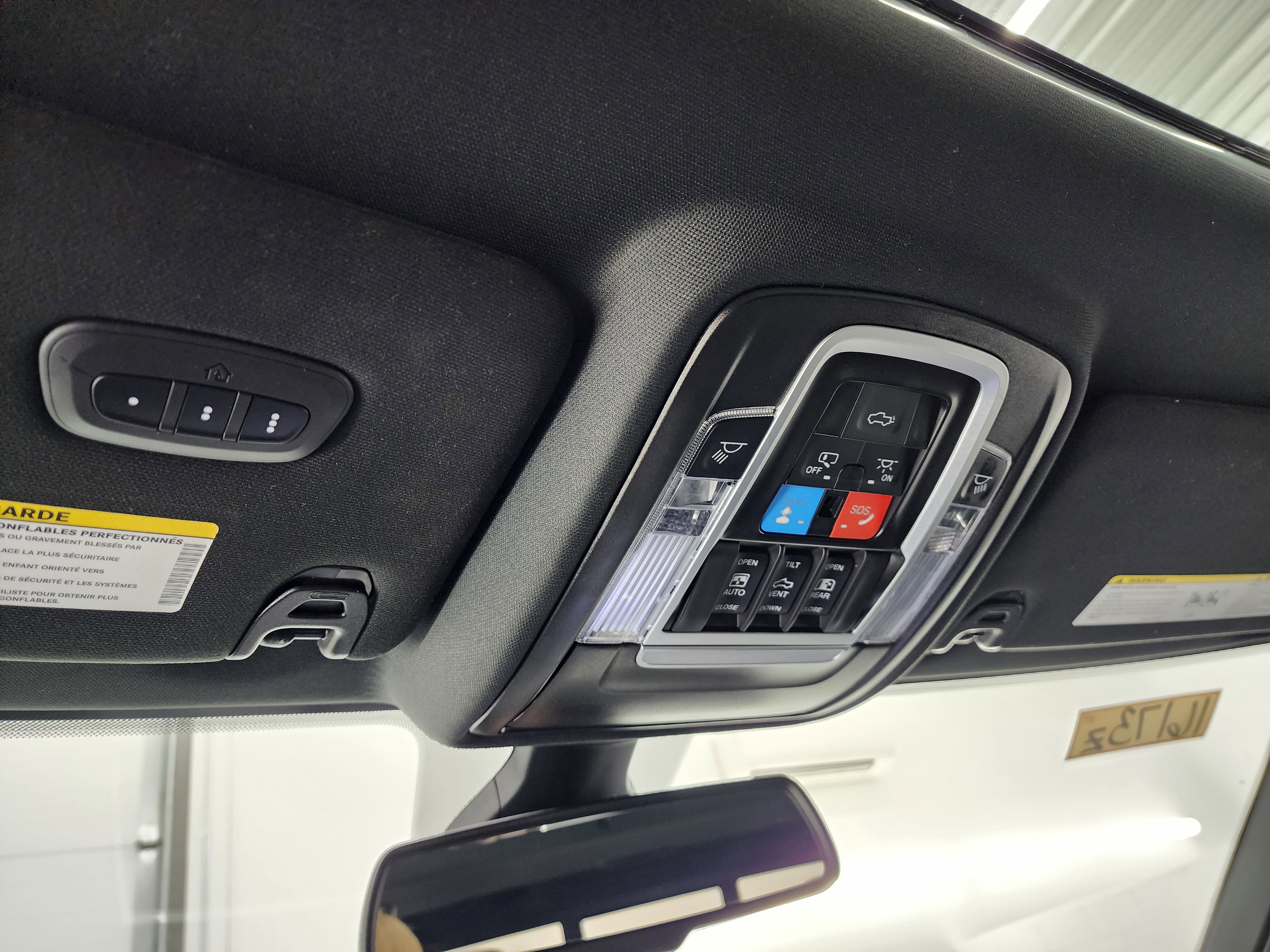 Used 2024 RAM 2500 Laramie w/ Sport Appearance Package image 12