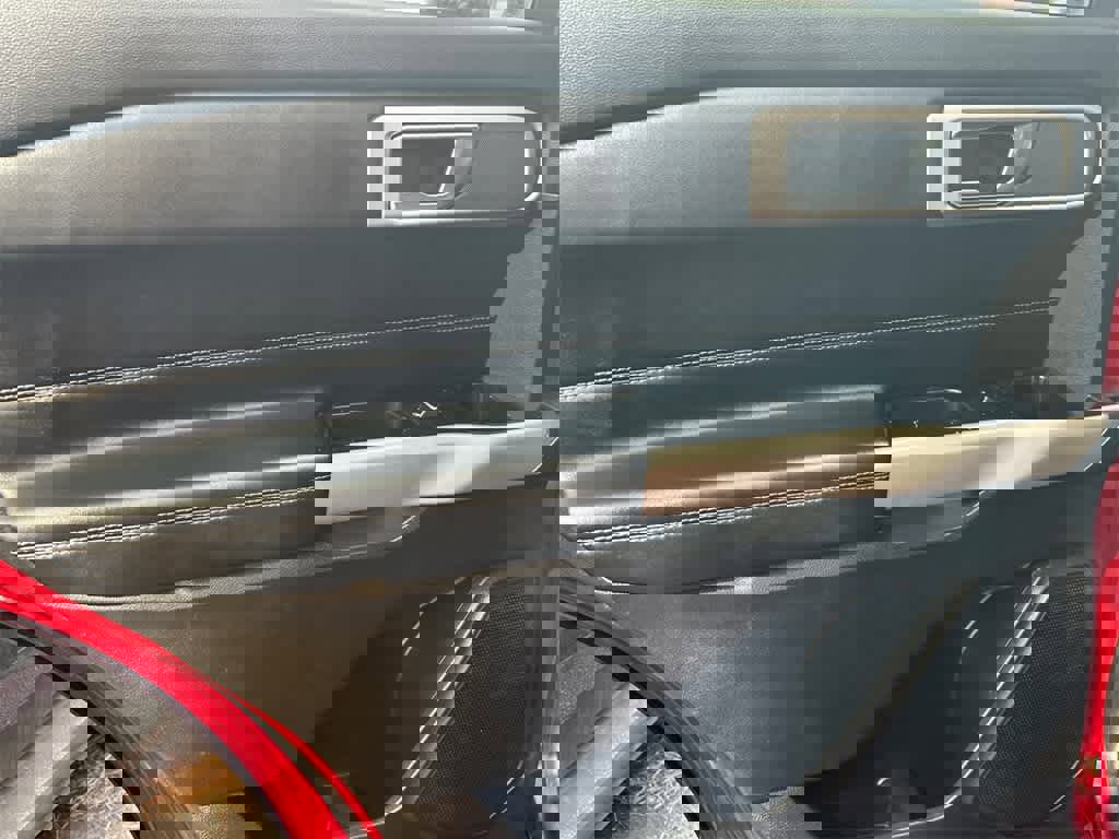 Used 2022 Ford Explorer XLT w/ Equipment Group 202A image 11