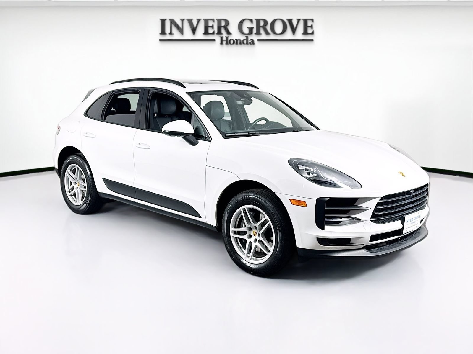Used 2021 Porsche Macan AWD/4WD image 3