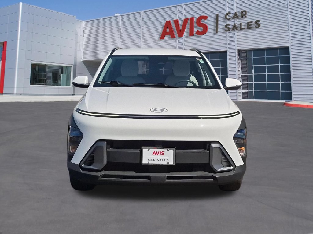 Used 2025 Hyundai Kona SEL FWD image 2