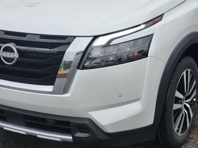 New 2025 Nissan Pathfinder Platinum w/ Cargo Package image 8