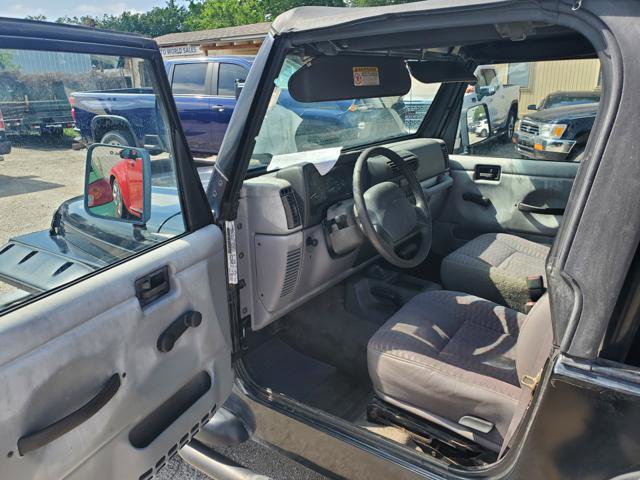 Used 1998 Jeep Wrangler SE image 7
