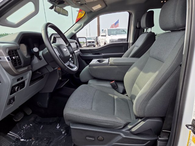 Used 2025 Ford F150 XLT w/ Equipment Group 301A Standard RWD image 5
