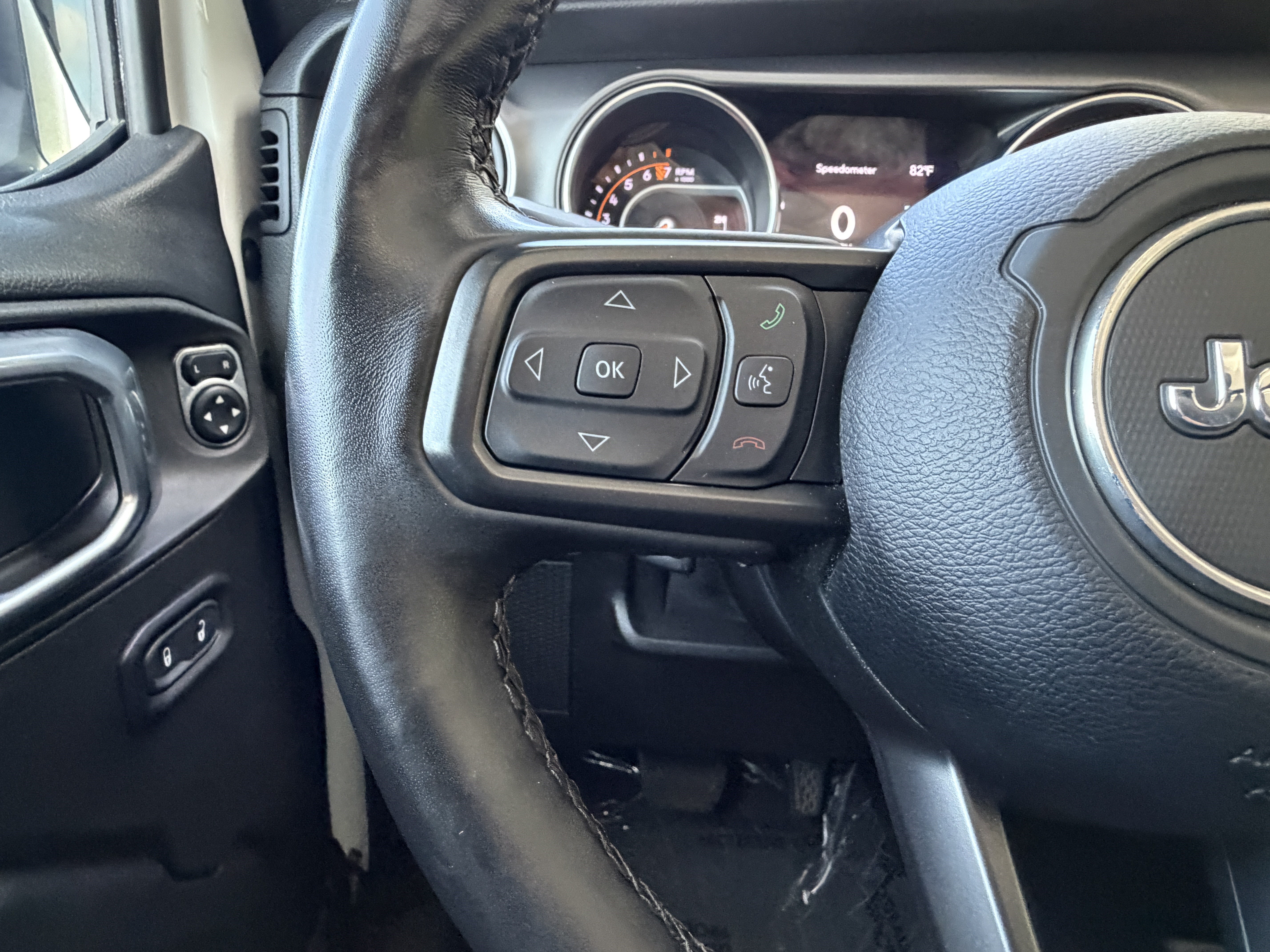 Used 2021 Jeep Gladiator Sport AWD/4WD image 30