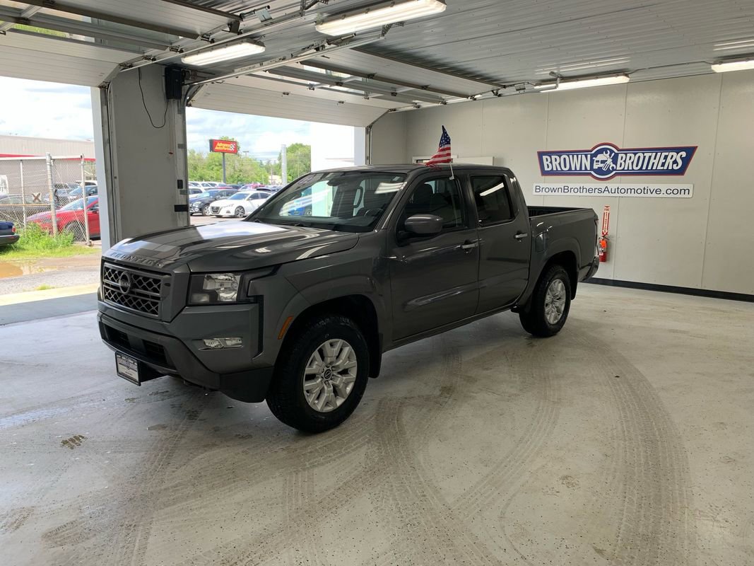 Used 2022 Nissan Frontier SV image 1