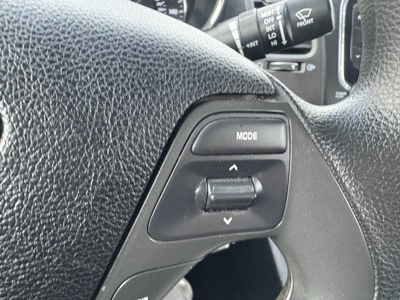 Used 2017 Kia Forte LX image 2