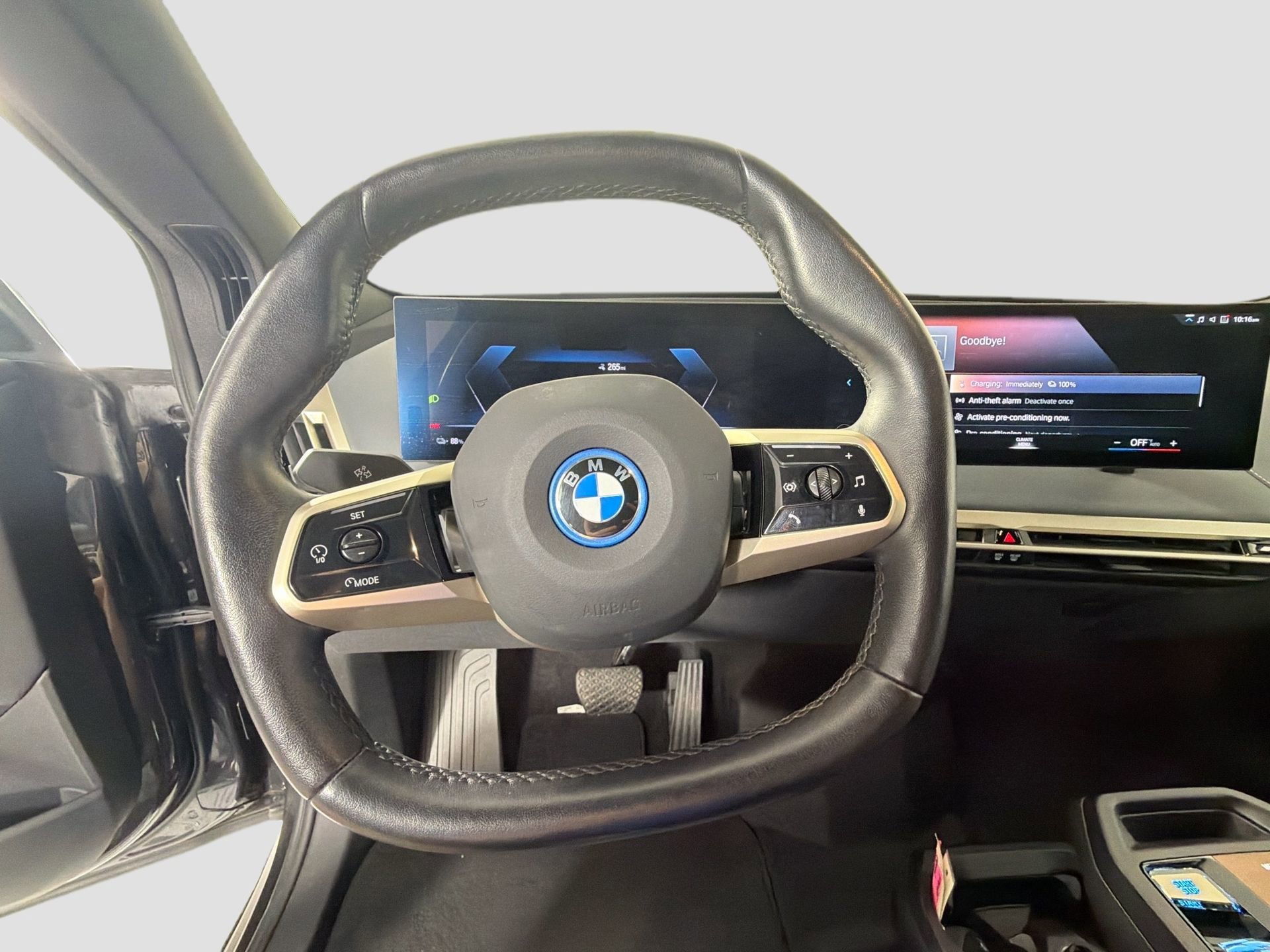 Used 2023 BMW iX xDrive50 w/ Ultimate Package image 12