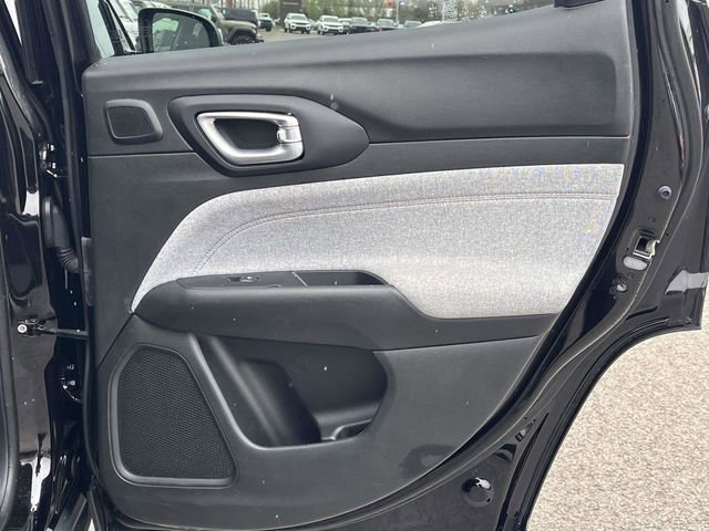 Used 2022 Jeep Compass Latitude w/ Sun and Sound Group image 23