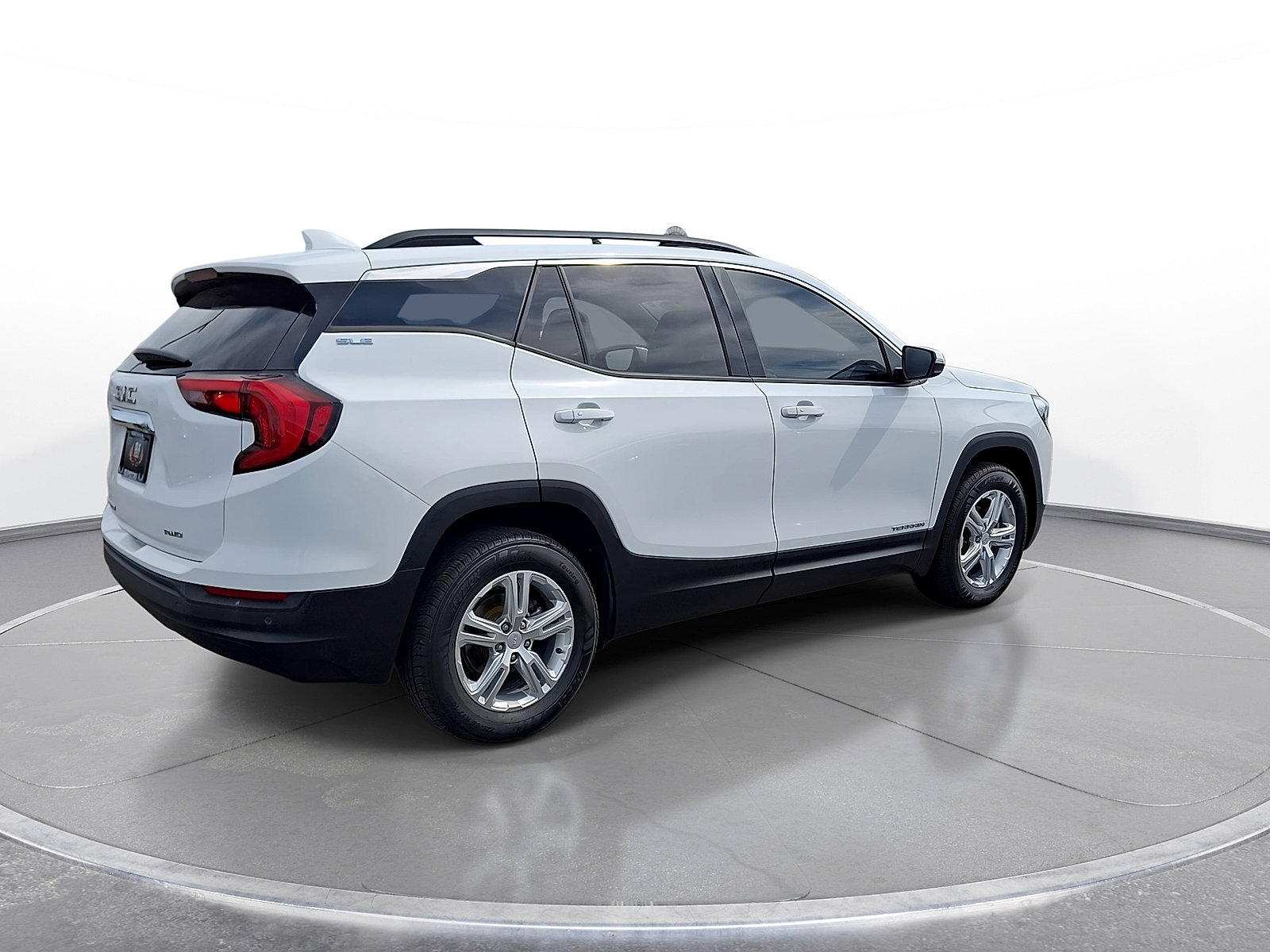 Used 2018 GMC Terrain SLE w/ GMC Pro Grade Package AWD/4WD image 8