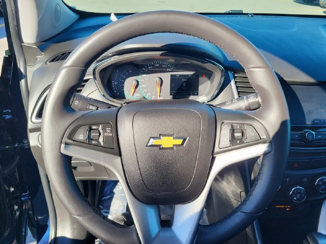 Used 2022 Chevrolet Trax LT w/ LT Convenience Package FWD image 18