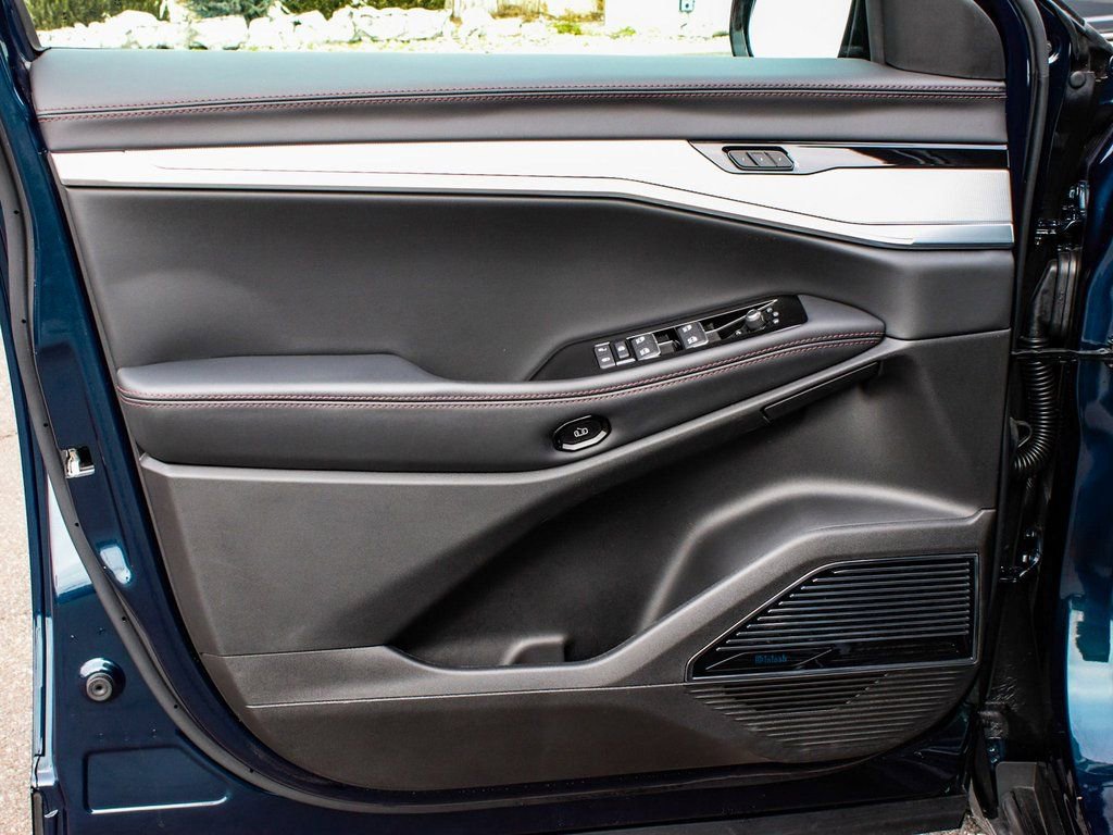 Used 2024 Jeep Wagoneer Launch Edition image 8