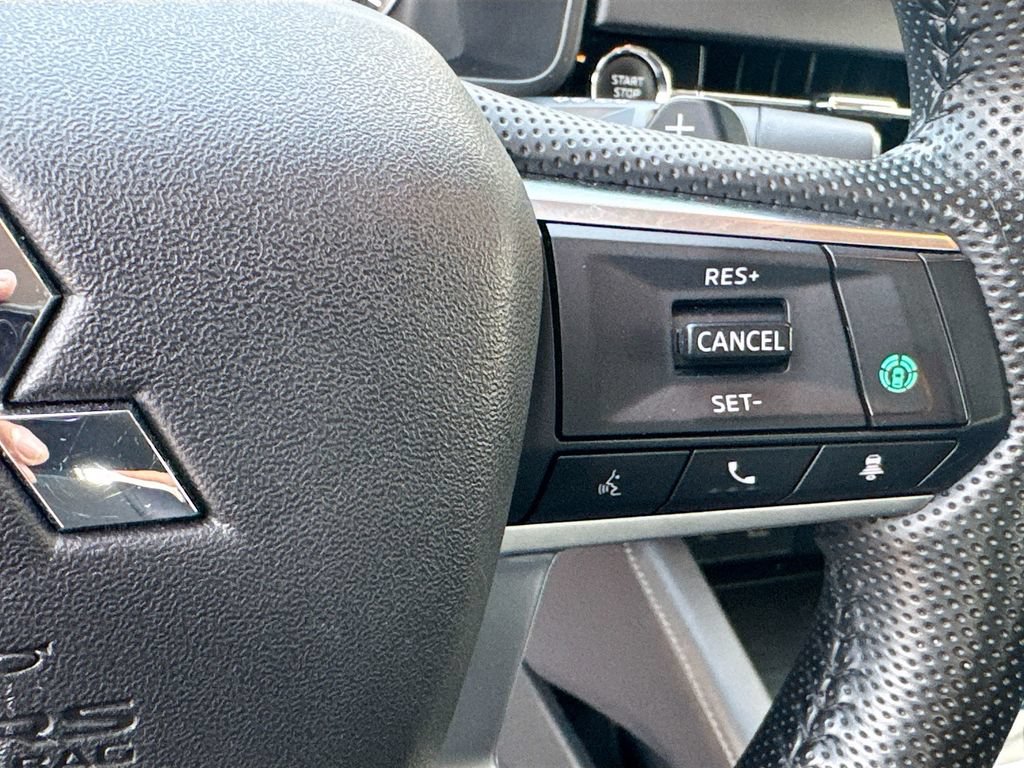 Used 2024 Mitsubishi Outlander SE AWD/4WD image 13